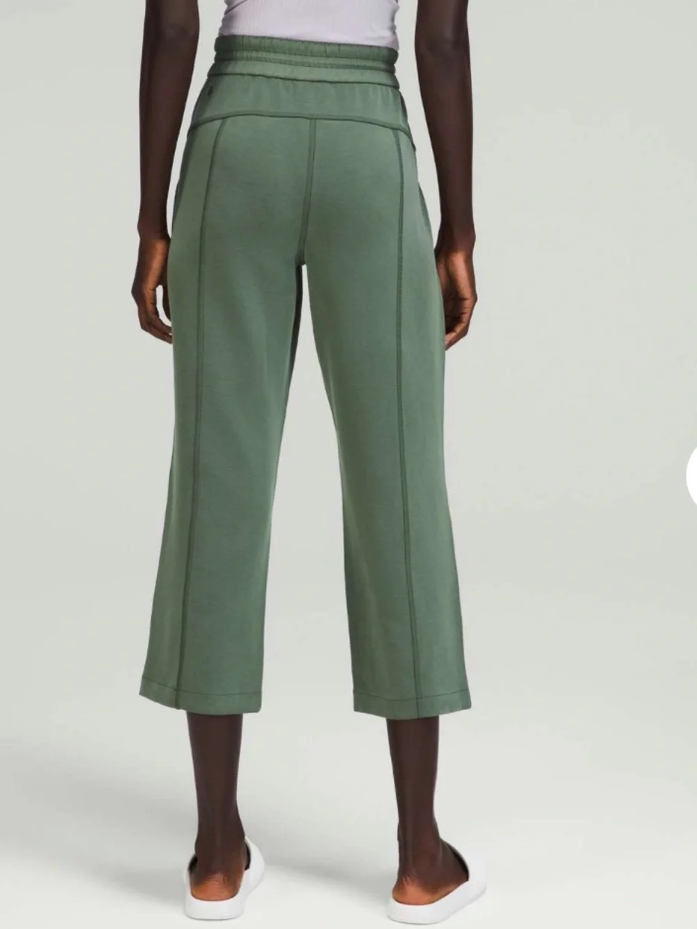 lululemon athletica Softstreme High-Rise Straight Green Cropped Pants Size 4